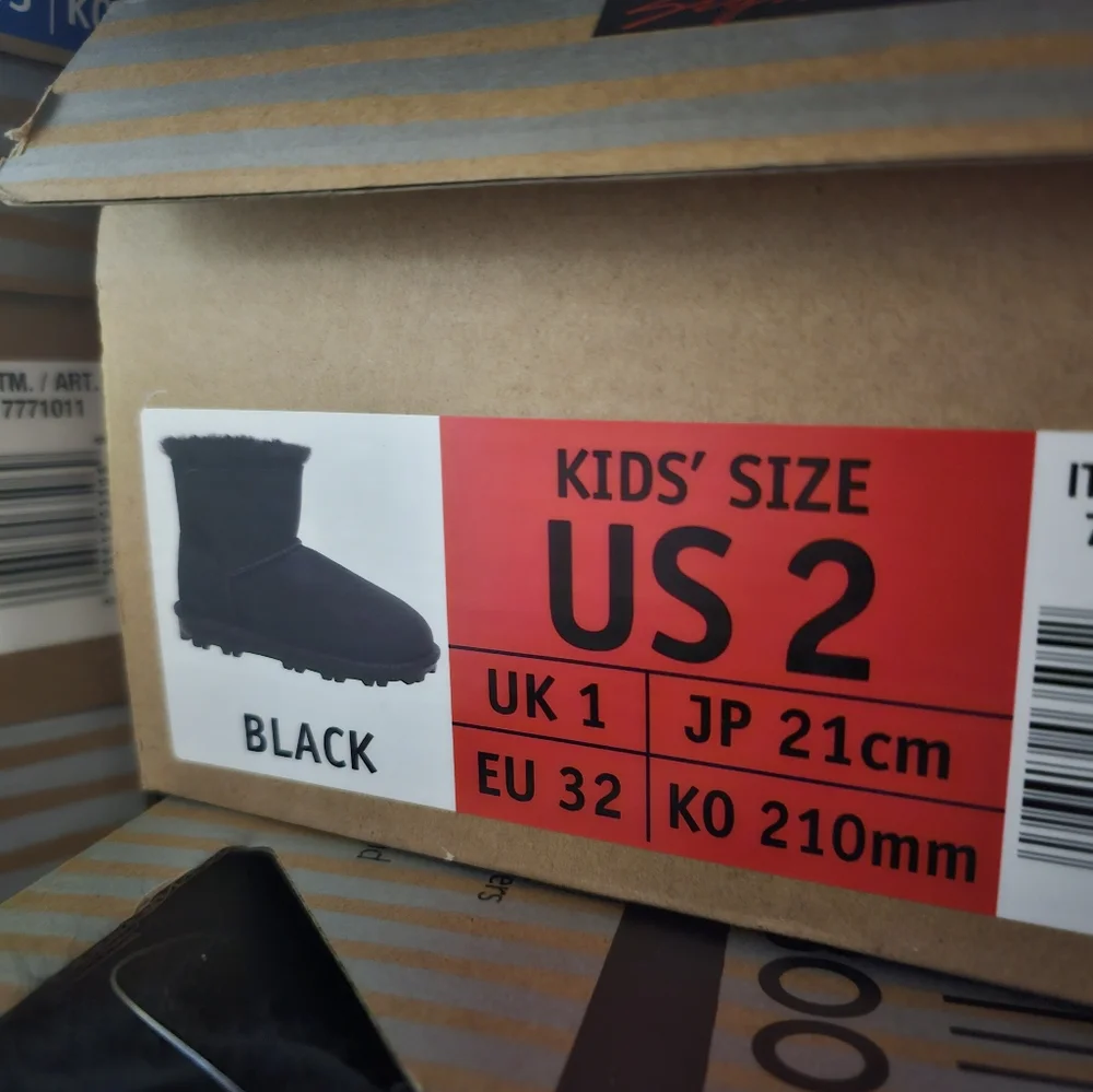 Kirkland Signature Kids Genuine sheepskin Shearling Boots  Nwt